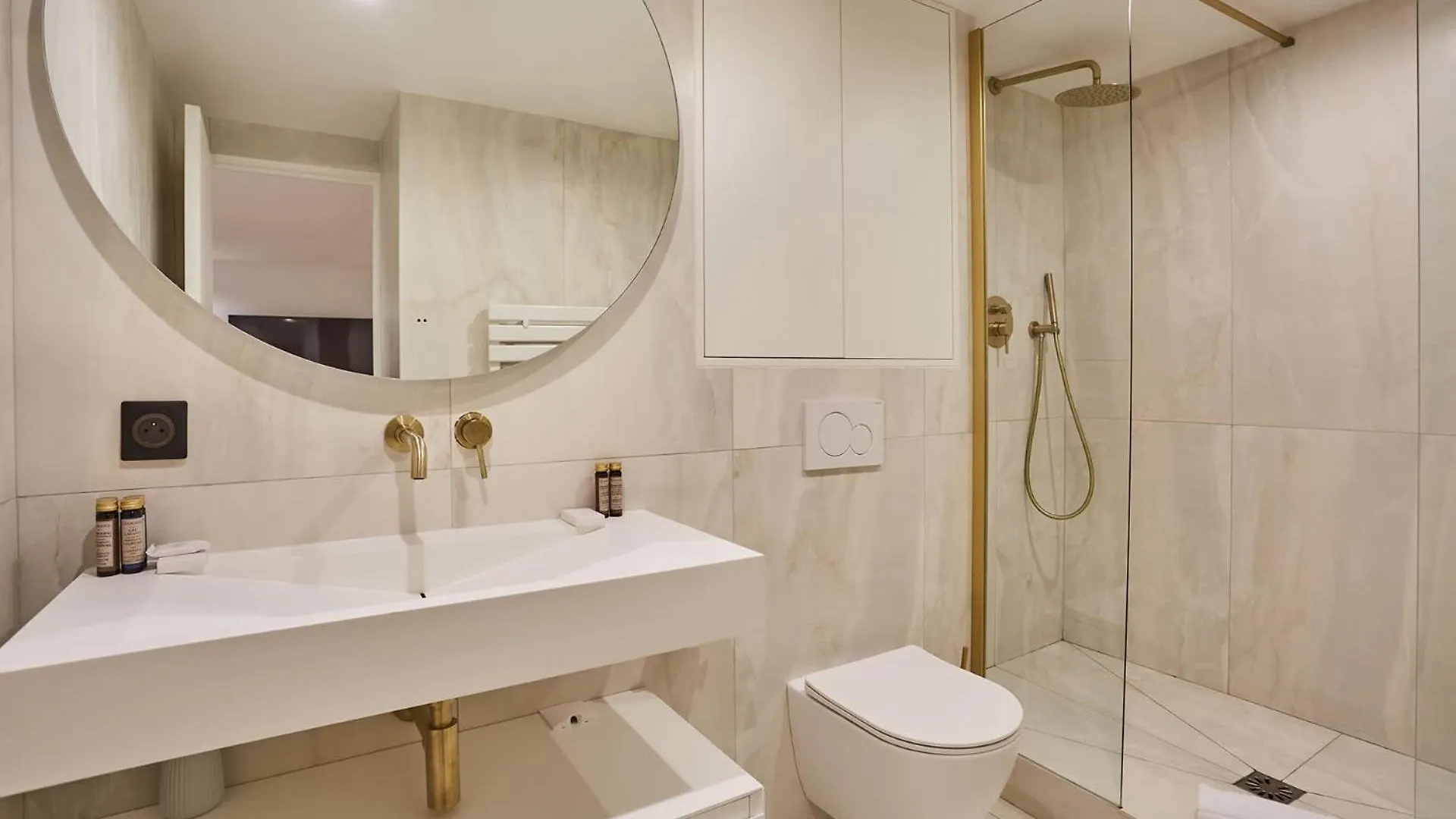 Superb Apartment Center Of Paris By Studio Prestige